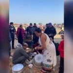 थारु माघी महोत्सवमा घोँगी र भक्का खानेहरूको भीड